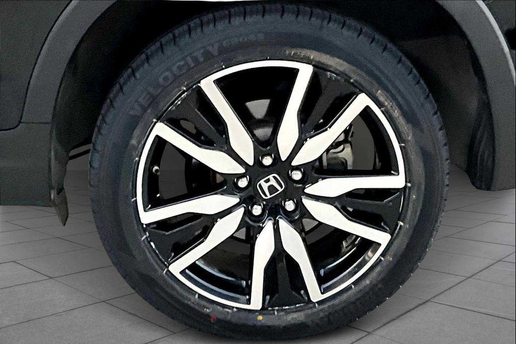 used 2021 Honda Pilot car, priced at $32,553