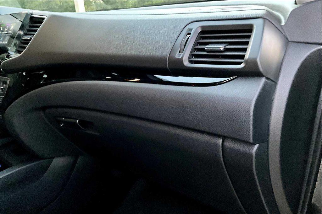 used 2021 Honda Pilot car, priced at $32,553