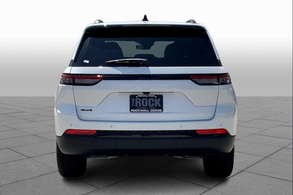 new 2025 Jeep Grand Cherokee car, priced at $44,896