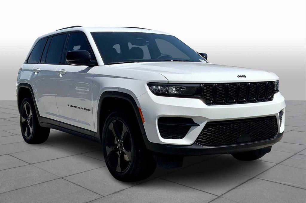 new 2025 Jeep Grand Cherokee car, priced at $44,896