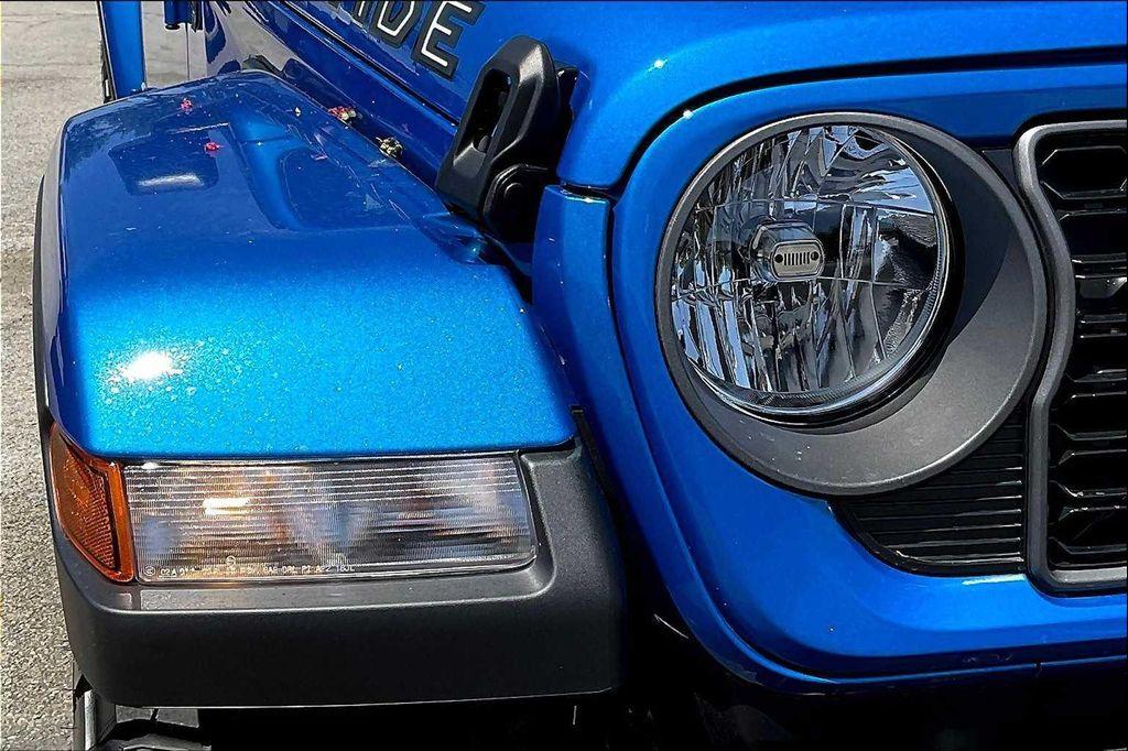 new 2025 Jeep Gladiator car, priced at $47,434