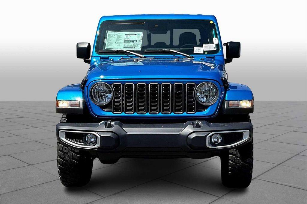 new 2025 Jeep Gladiator car, priced at $47,434