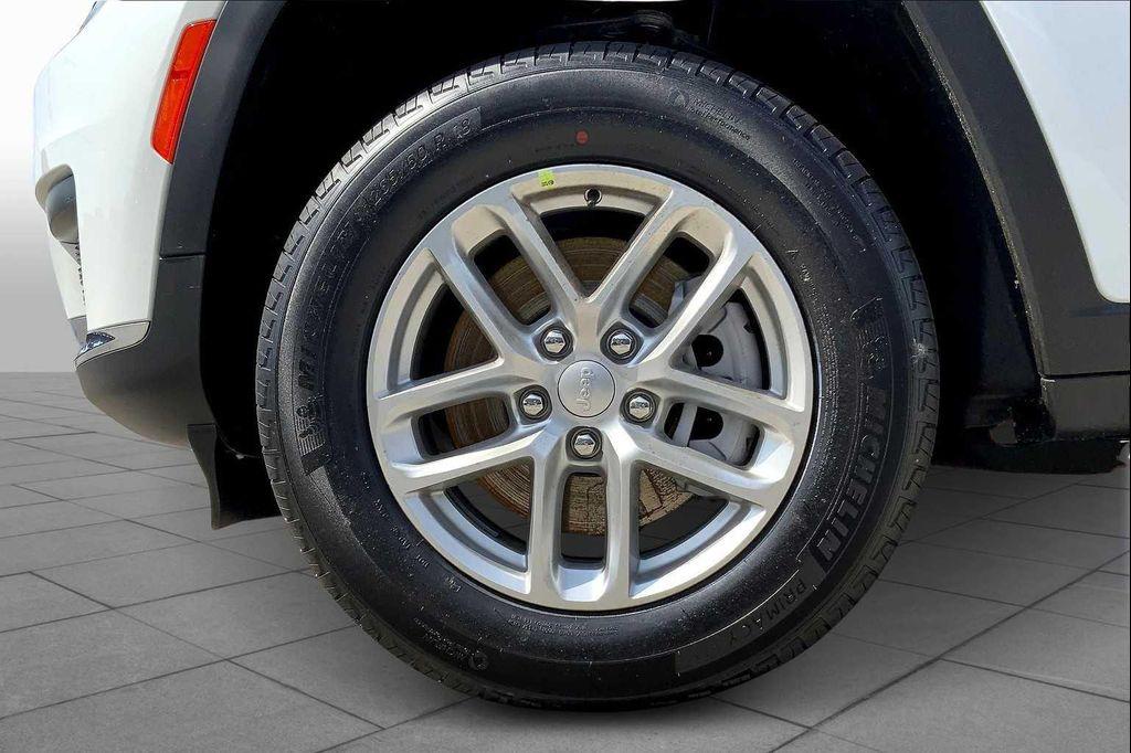 new 2025 Jeep Grand Cherokee L car, priced at $38,208