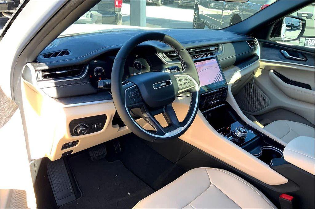 new 2025 Jeep Grand Cherokee L car, priced at $52,478