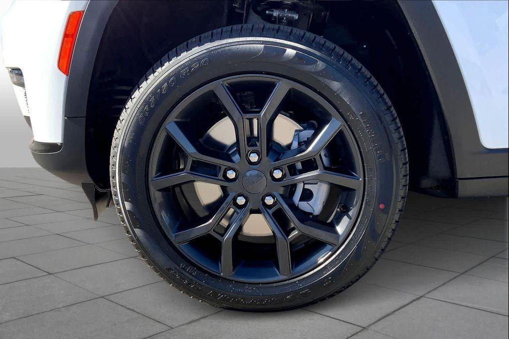 new 2025 Jeep Grand Cherokee L car, priced at $52,478