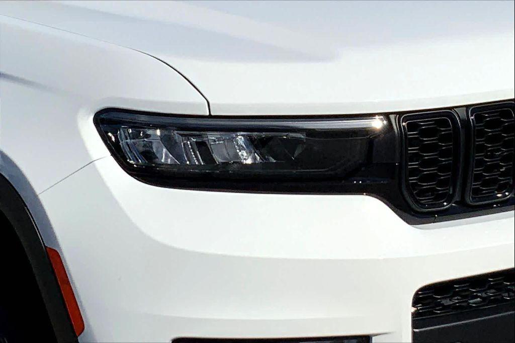 new 2025 Jeep Grand Cherokee L car, priced at $52,478