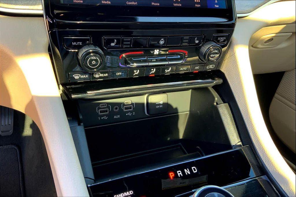 new 2025 Jeep Grand Cherokee L car, priced at $52,478