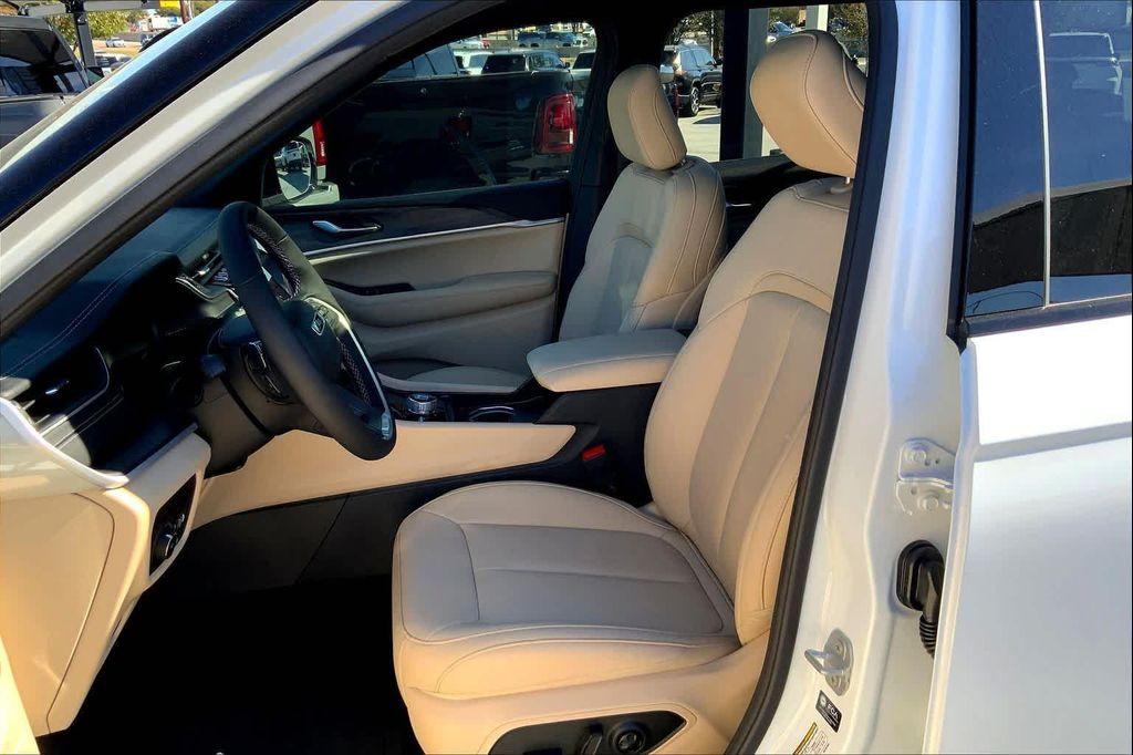 new 2025 Jeep Grand Cherokee L car, priced at $52,478