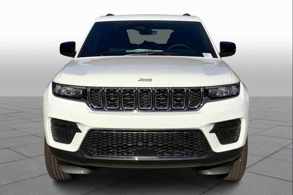 new 2025 Jeep Grand Cherokee car, priced at $37,482