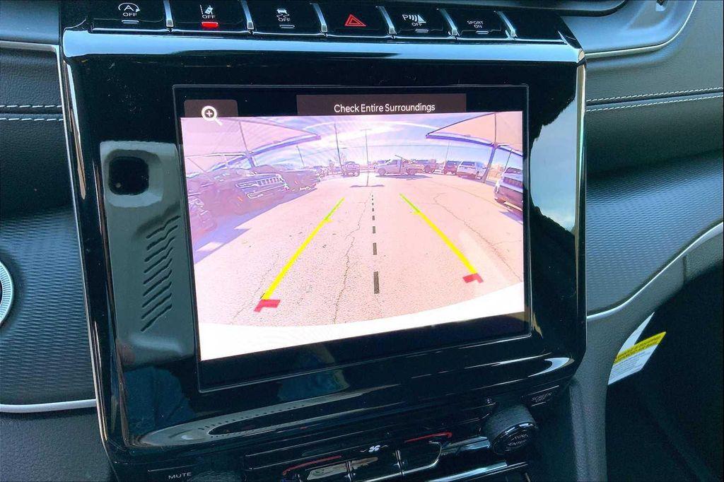 new 2025 Jeep Grand Cherokee car, priced at $37,482