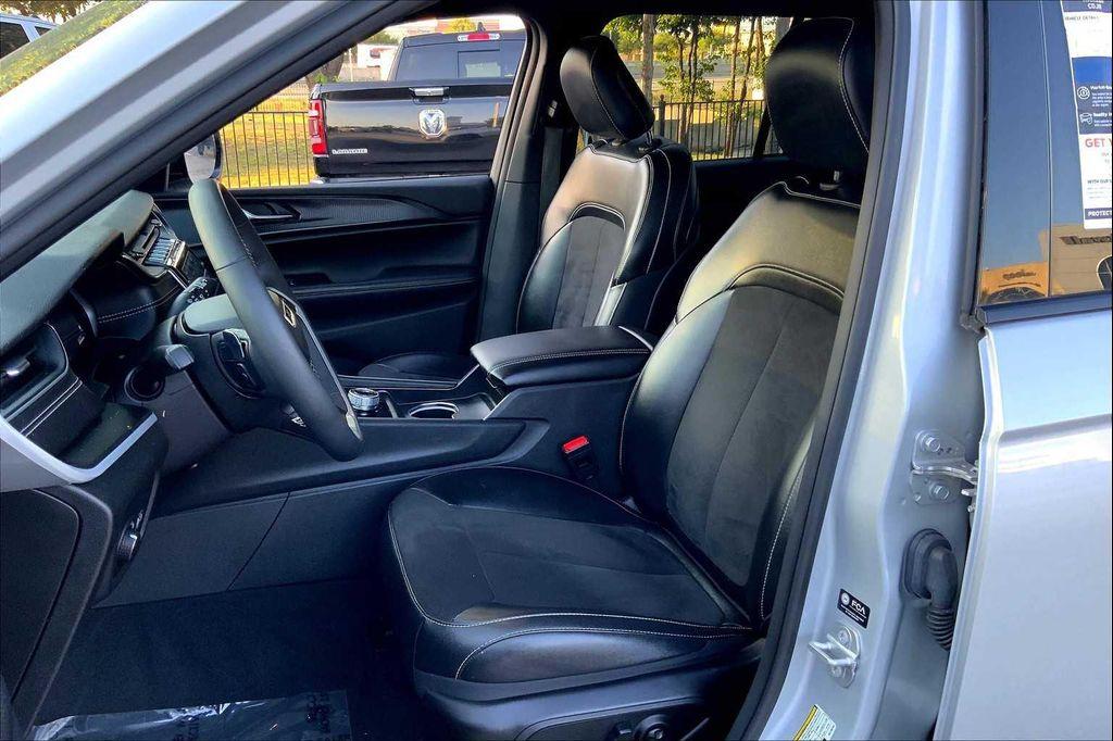 used 2024 Jeep Grand Cherokee car, priced at $26,991