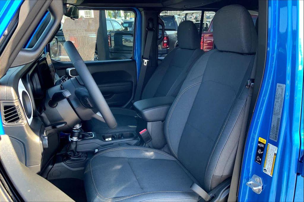 new 2025 Jeep Wrangler car, priced at $49,625