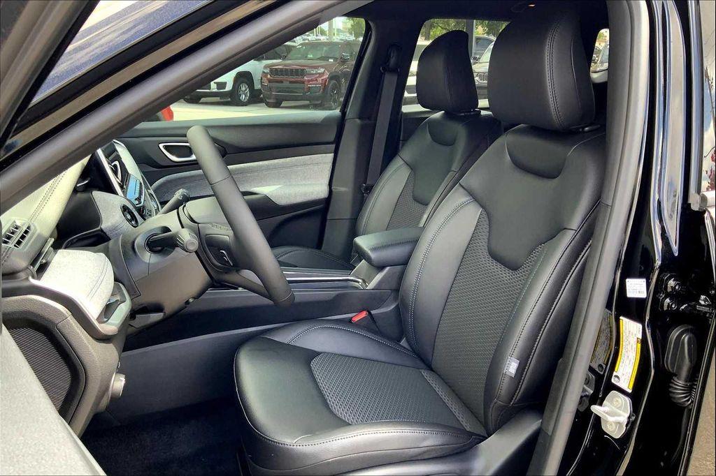 new 2025 Jeep Compass car, priced at $30,760