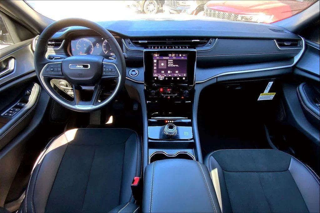 new 2025 Jeep Grand Cherokee L car, priced at $46,294