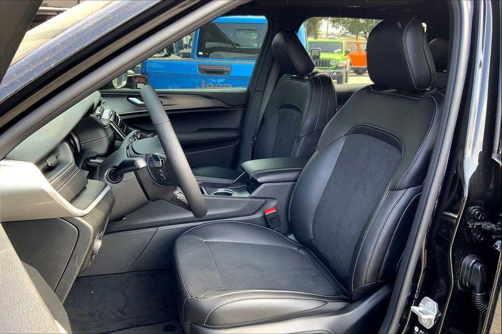 new 2025 Jeep Grand Cherokee L car, priced at $42,992