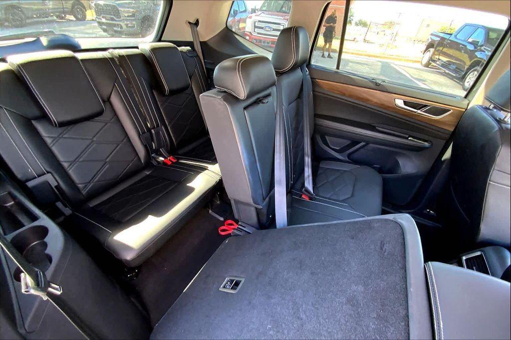 used 2024 Volkswagen Atlas car, priced at $32,150