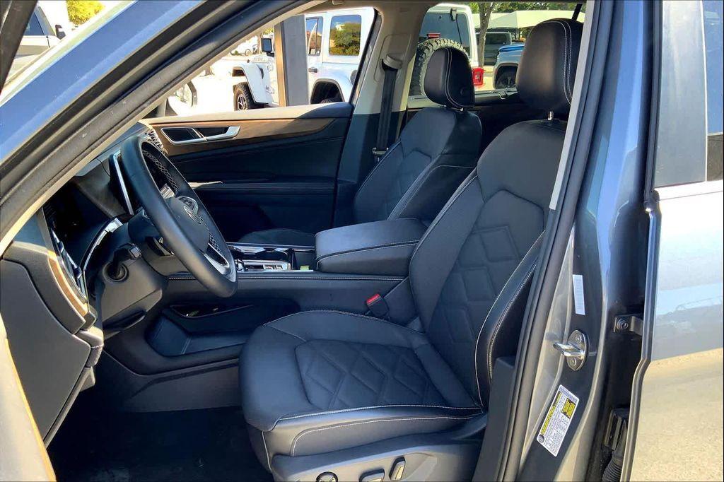 used 2024 Volkswagen Atlas car, priced at $32,150