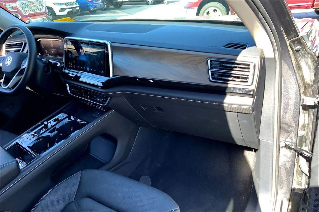 used 2024 Volkswagen Atlas car, priced at $32,150