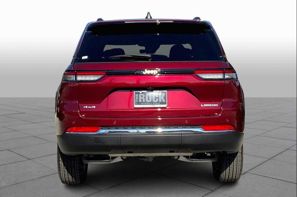 new 2025 Jeep Grand Cherokee car, priced at $39,125