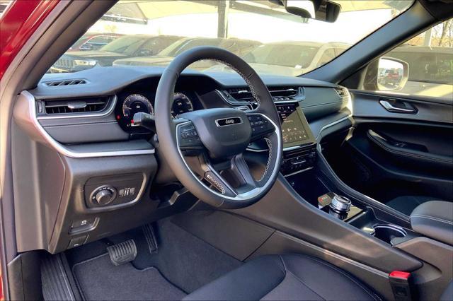 new 2025 Jeep Grand Cherokee car, priced at $40,256