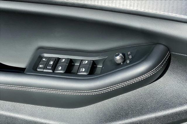 new 2025 Jeep Grand Cherokee car, priced at $40,256