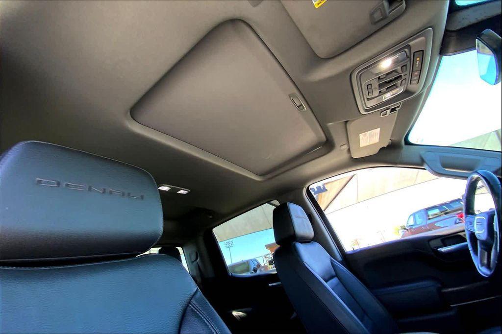 used 2021 GMC Sierra 1500 car, priced at $43,899