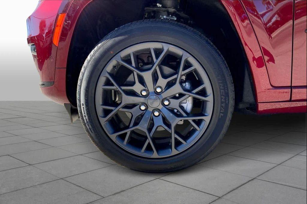 new 2025 Jeep Grand Cherokee L car, priced at $66,172