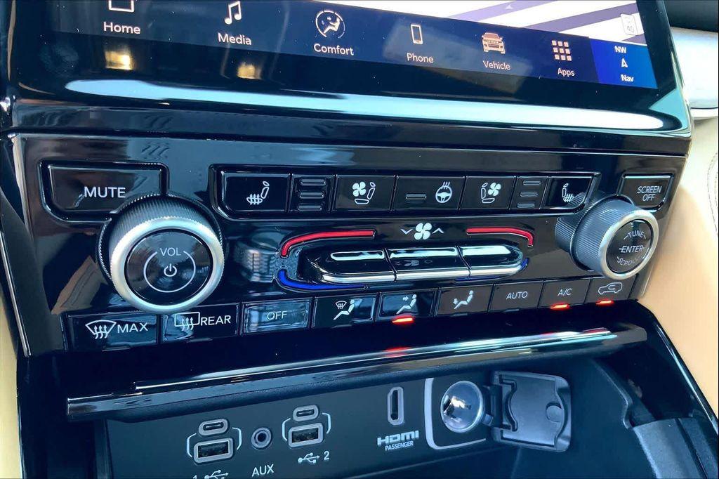 new 2025 Jeep Grand Cherokee L car, priced at $66,172