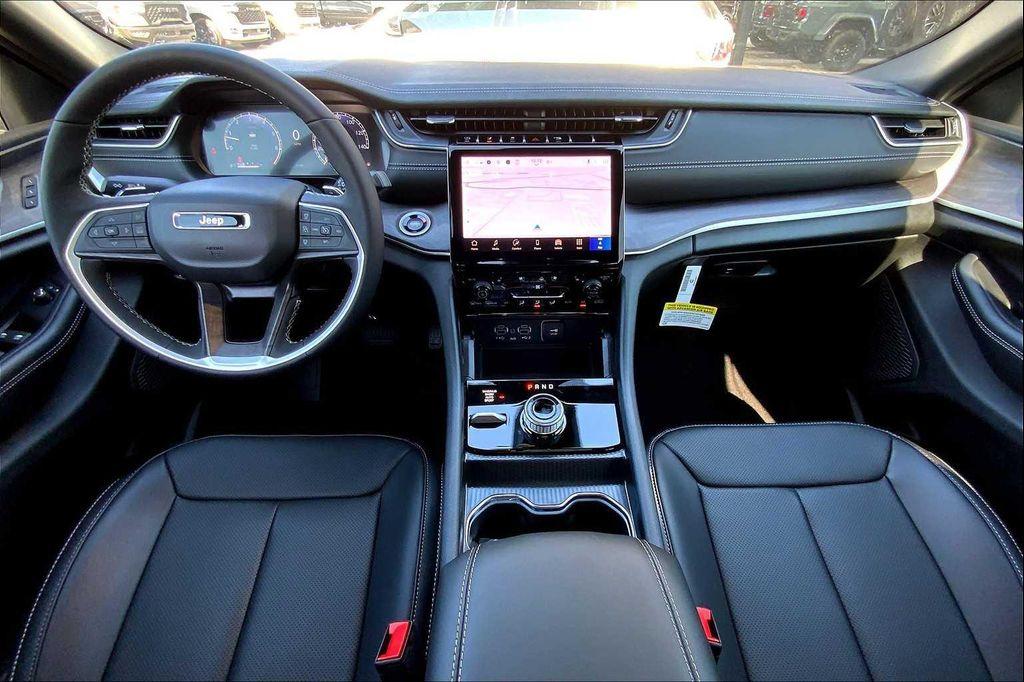 new 2025 Jeep Grand Cherokee car, priced at $51,764