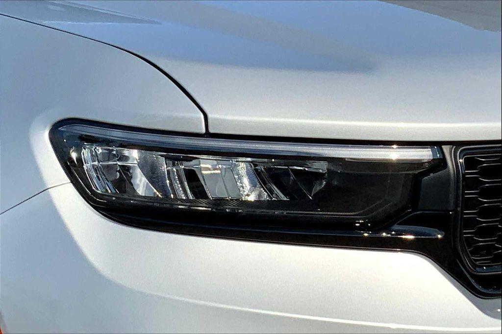 new 2025 Jeep Grand Cherokee car, priced at $51,764