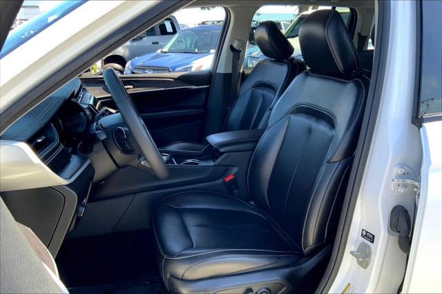 used 2024 Jeep Grand Cherokee car, priced at $35,131