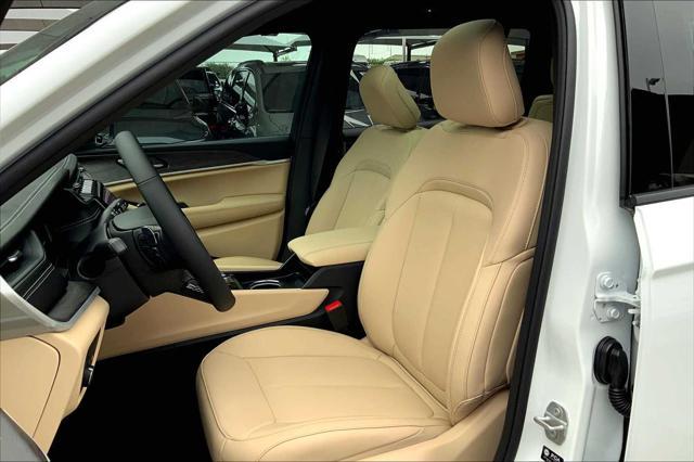 new 2025 Jeep Grand Cherokee L car, priced at $51,528