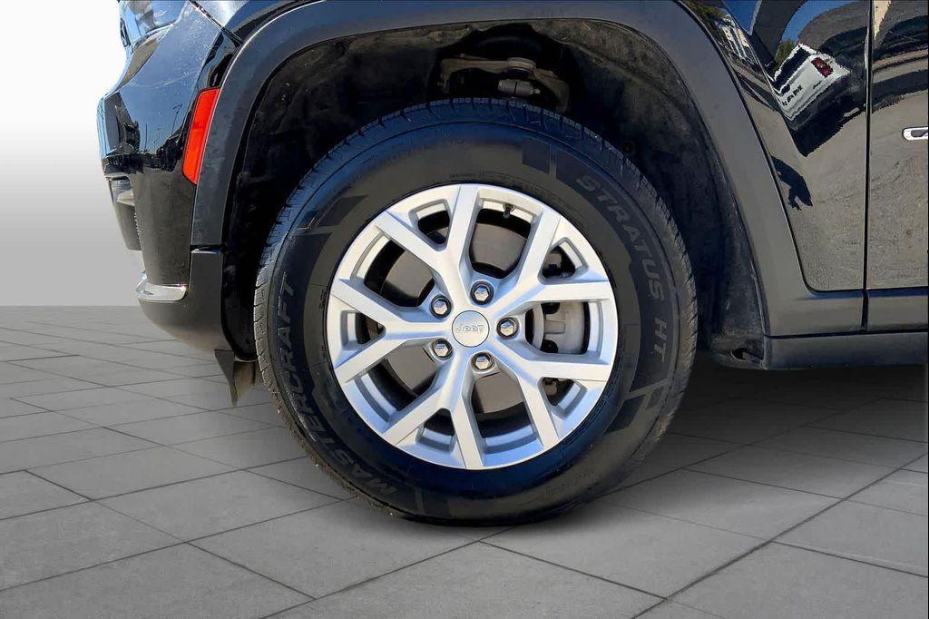 used 2023 Jeep Grand Cherokee L car, priced at $25,827