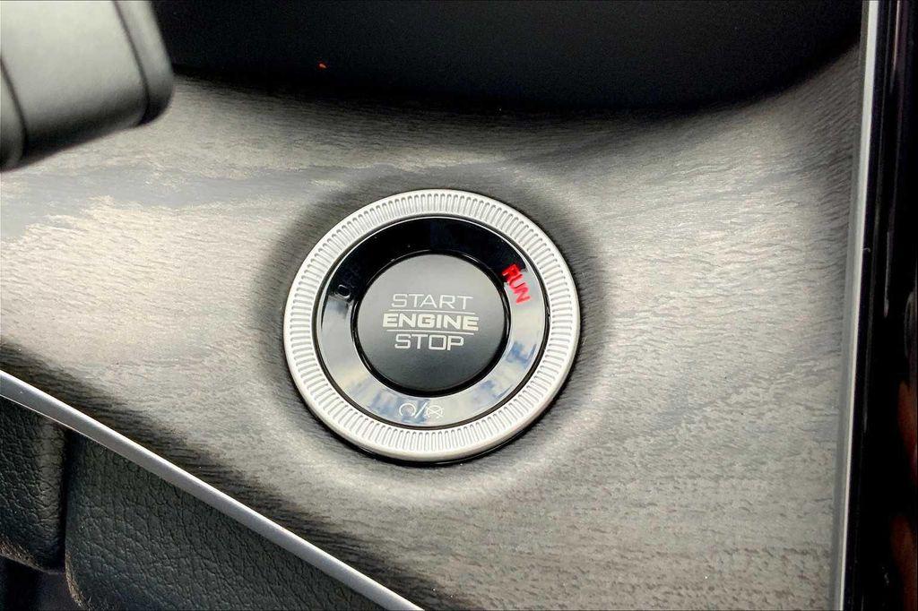 new 2025 Jeep Grand Cherokee car, priced at $52,312