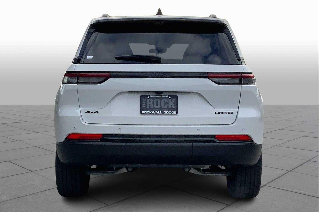 new 2025 Jeep Grand Cherokee car, priced at $52,312