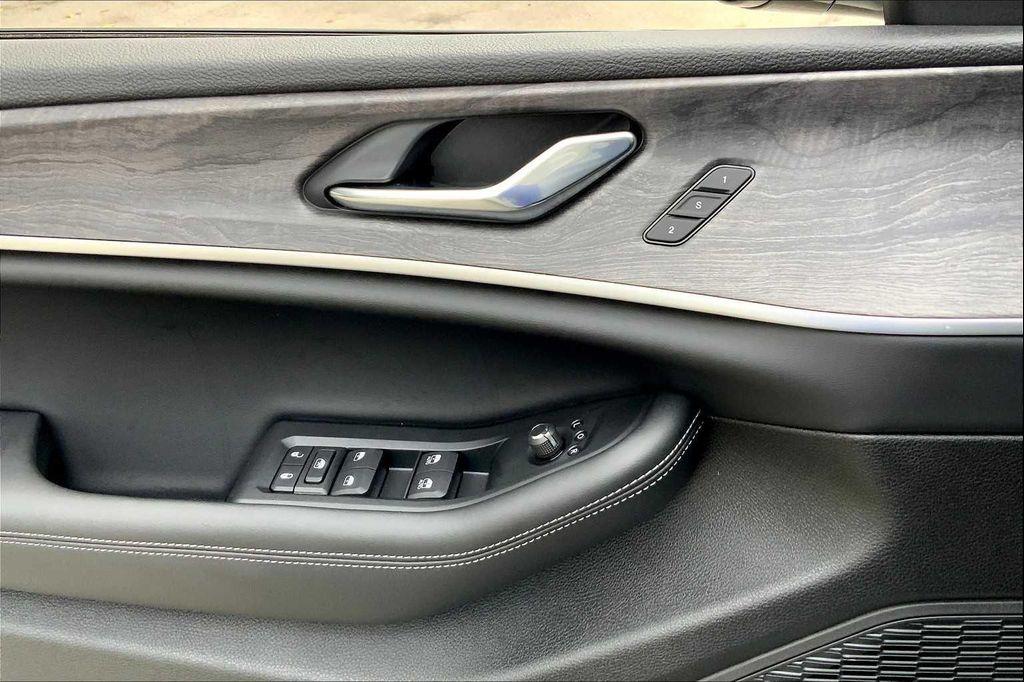 new 2025 Jeep Grand Cherokee car, priced at $52,312