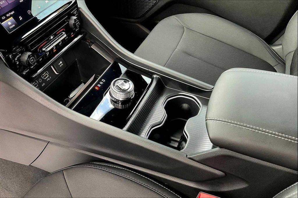 new 2025 Jeep Grand Cherokee L car, priced at $39,128