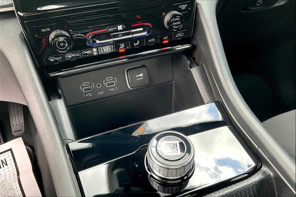 new 2025 Jeep Grand Cherokee L car, priced at $39,128