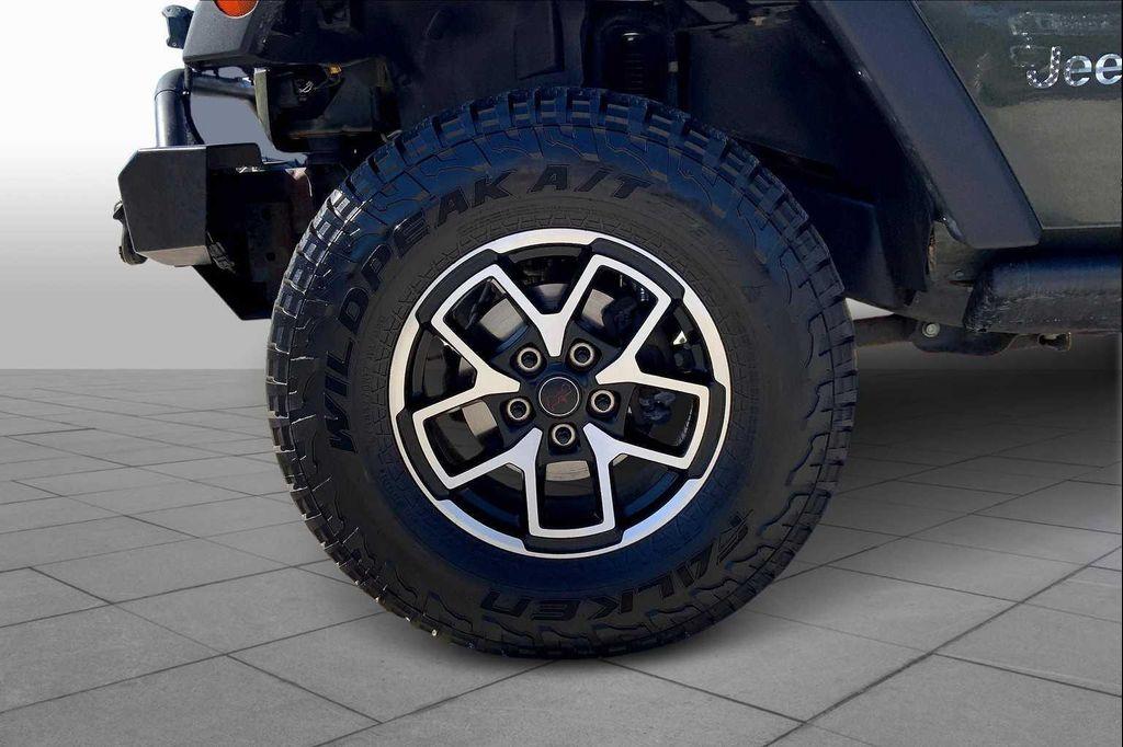 used 2015 Jeep Wrangler Unlimited car, priced at $21,650