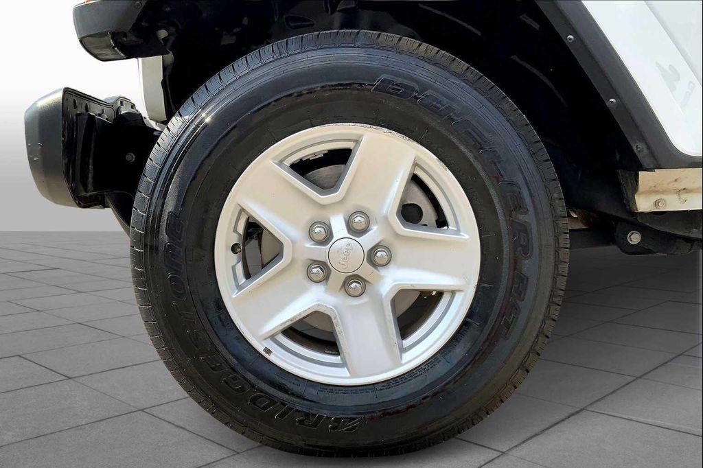 used 2023 Jeep Gladiator car, priced at $29,263
