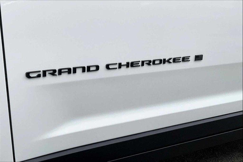 new 2025 Jeep Grand Cherokee car, priced at $41,487