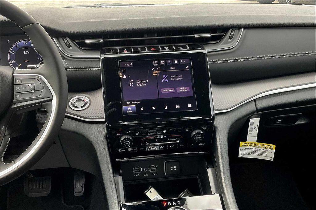 new 2025 Jeep Grand Cherokee car, priced at $41,487