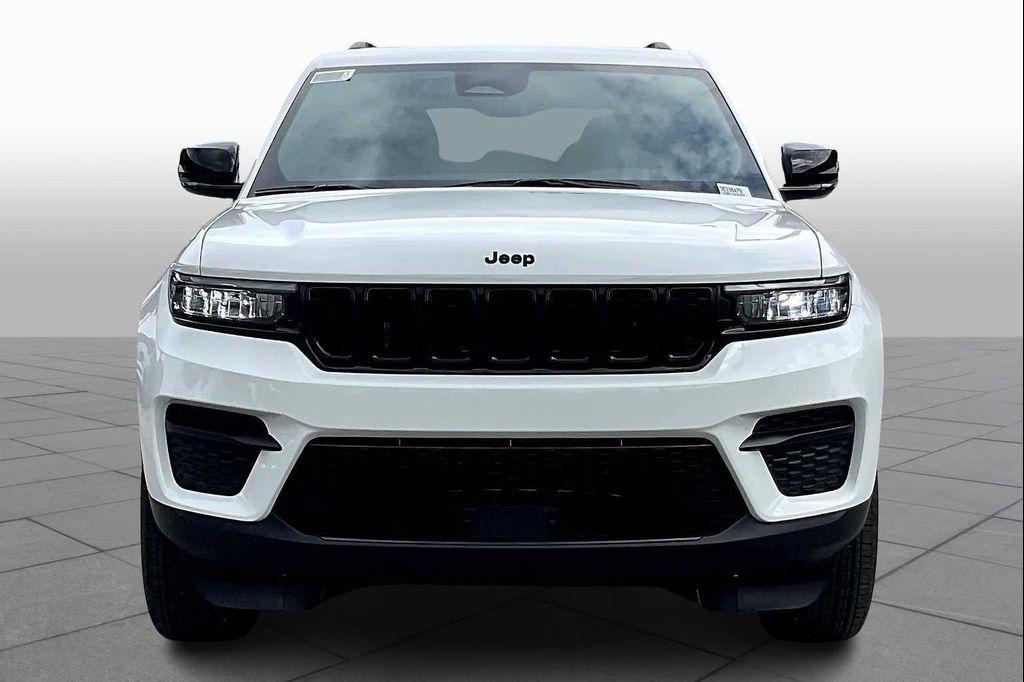 new 2025 Jeep Grand Cherokee car, priced at $41,487