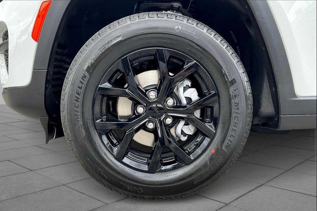 new 2025 Jeep Grand Cherokee car, priced at $41,487