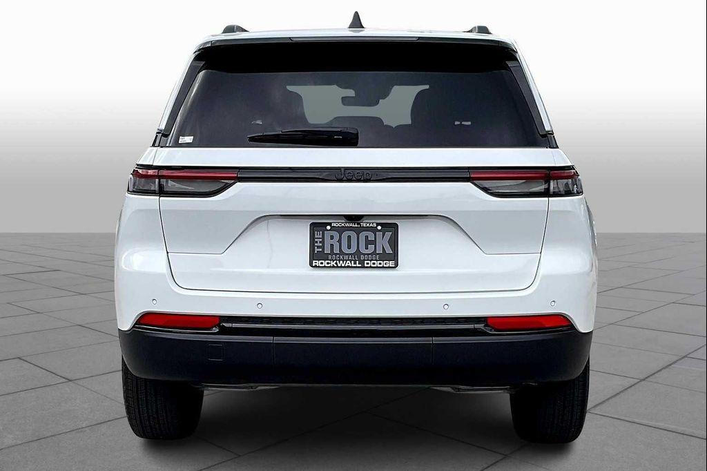new 2025 Jeep Grand Cherokee car, priced at $41,487