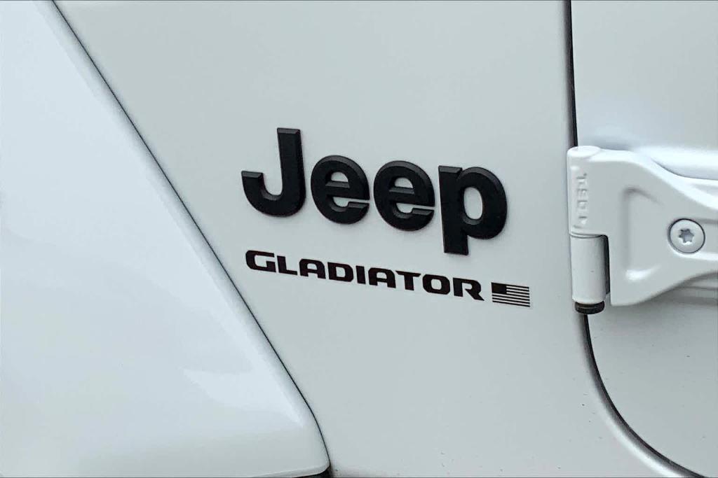 new 2024 Jeep Gladiator car, priced at $41,678