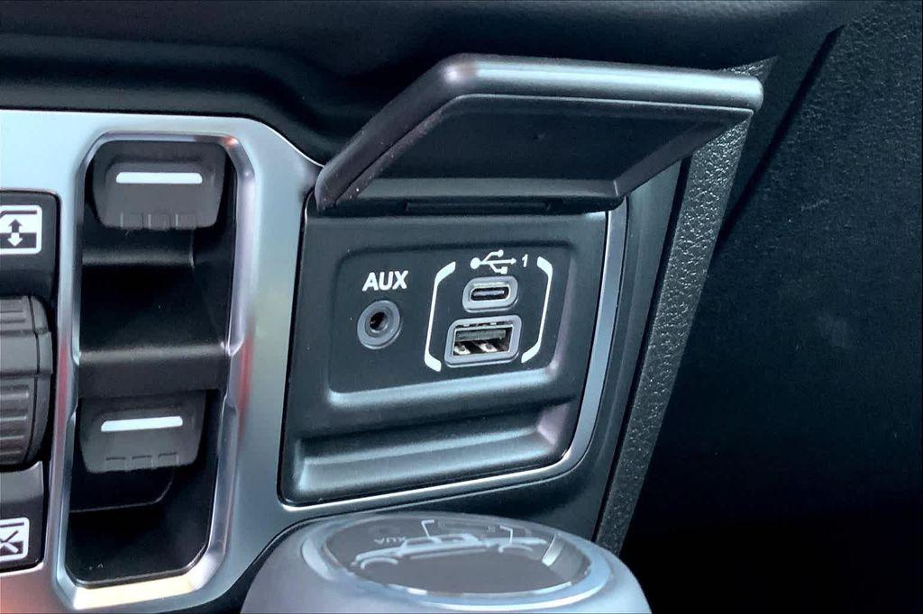 new 2025 Jeep Gladiator car, priced at $49,410