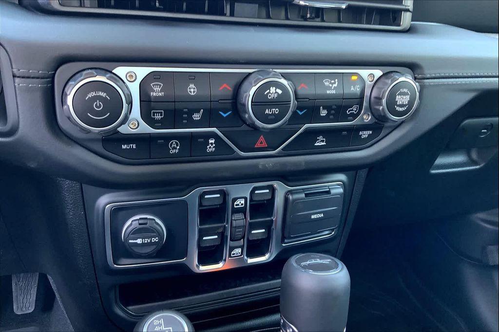 new 2025 Jeep Gladiator car, priced at $49,410
