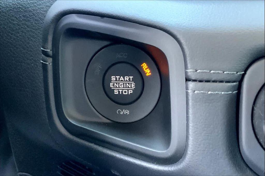 new 2025 Jeep Gladiator car, priced at $49,410