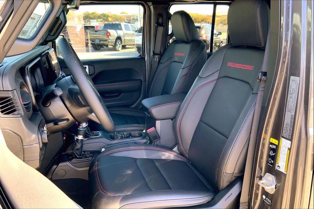 new 2025 Jeep Gladiator car, priced at $61,194